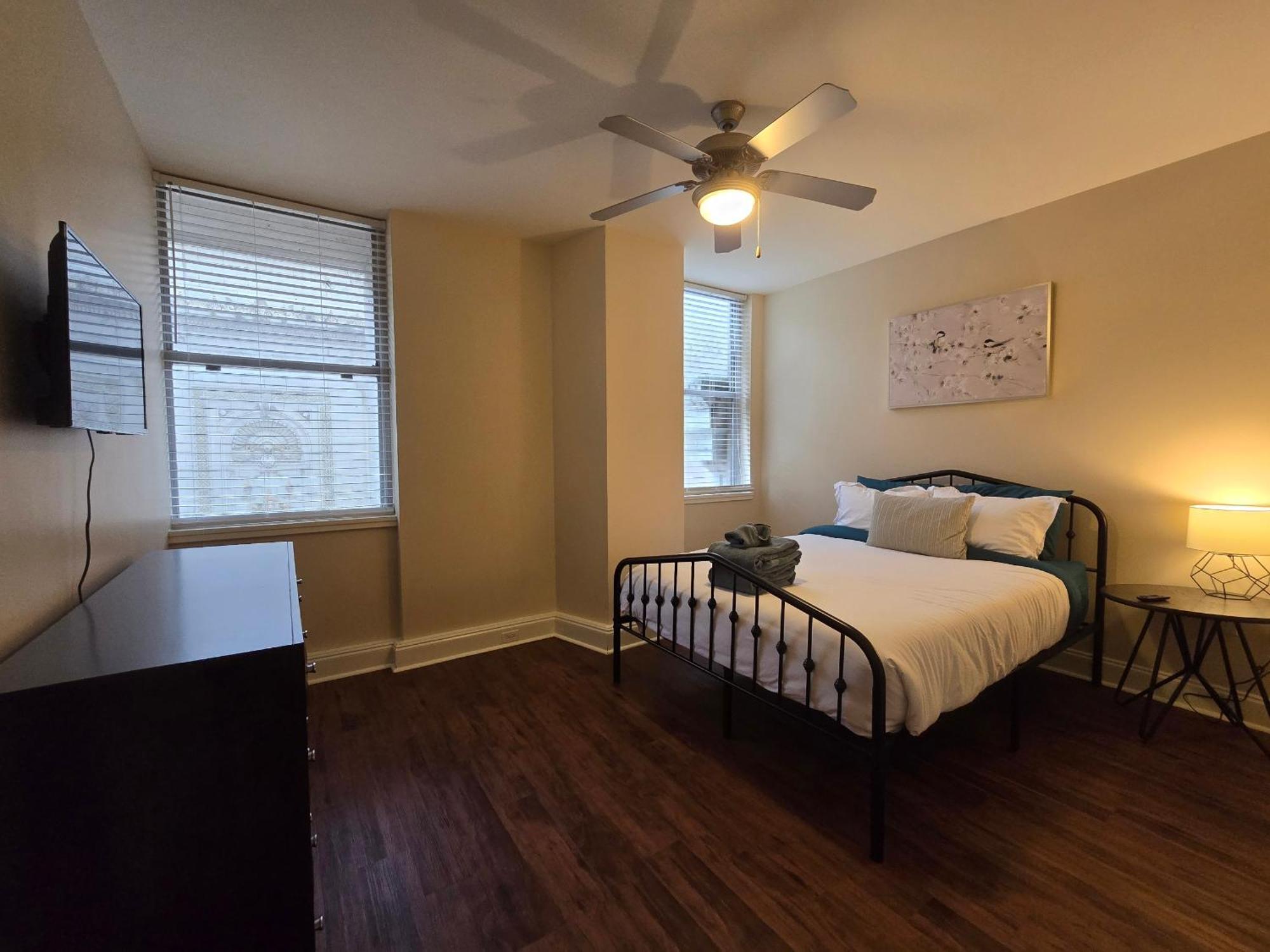 Amazing Condos Beautiful View 2 Blocks To French Quarter, Small Rooftop Pool, Gym, Seanger Theater, Super Dome, And Bourbon St Nova Orleães Quarto foto