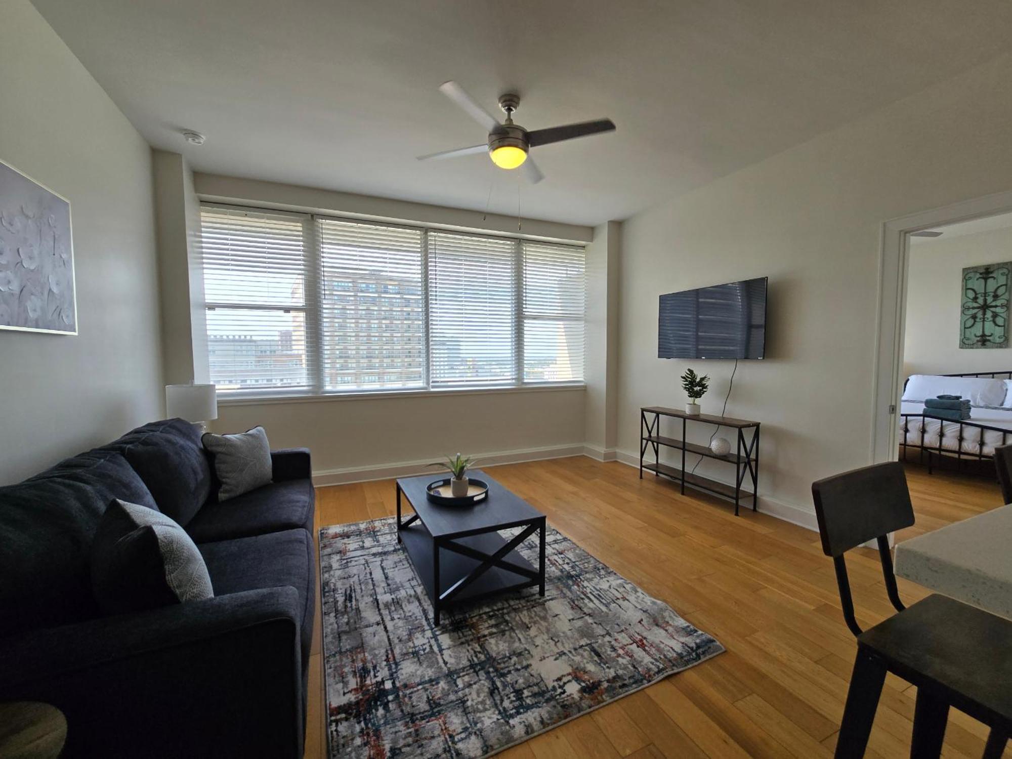 Amazing Condos Beautiful View 2 Blocks To French Quarter, Small Rooftop Pool, Gym, Seanger Theater, Super Dome, And Bourbon St Nova Orleães Quarto foto