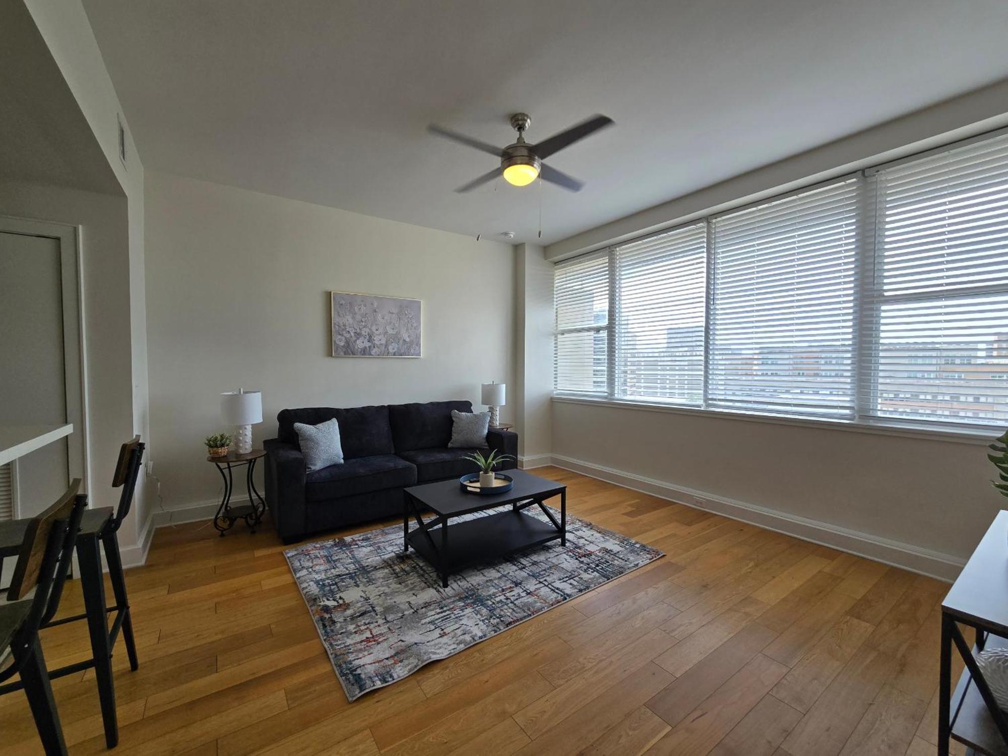 Amazing Condos Beautiful View 2 Blocks To French Quarter, Small Rooftop Pool, Gym, Seanger Theater, Super Dome, And Bourbon St Nova Orleães Quarto foto
