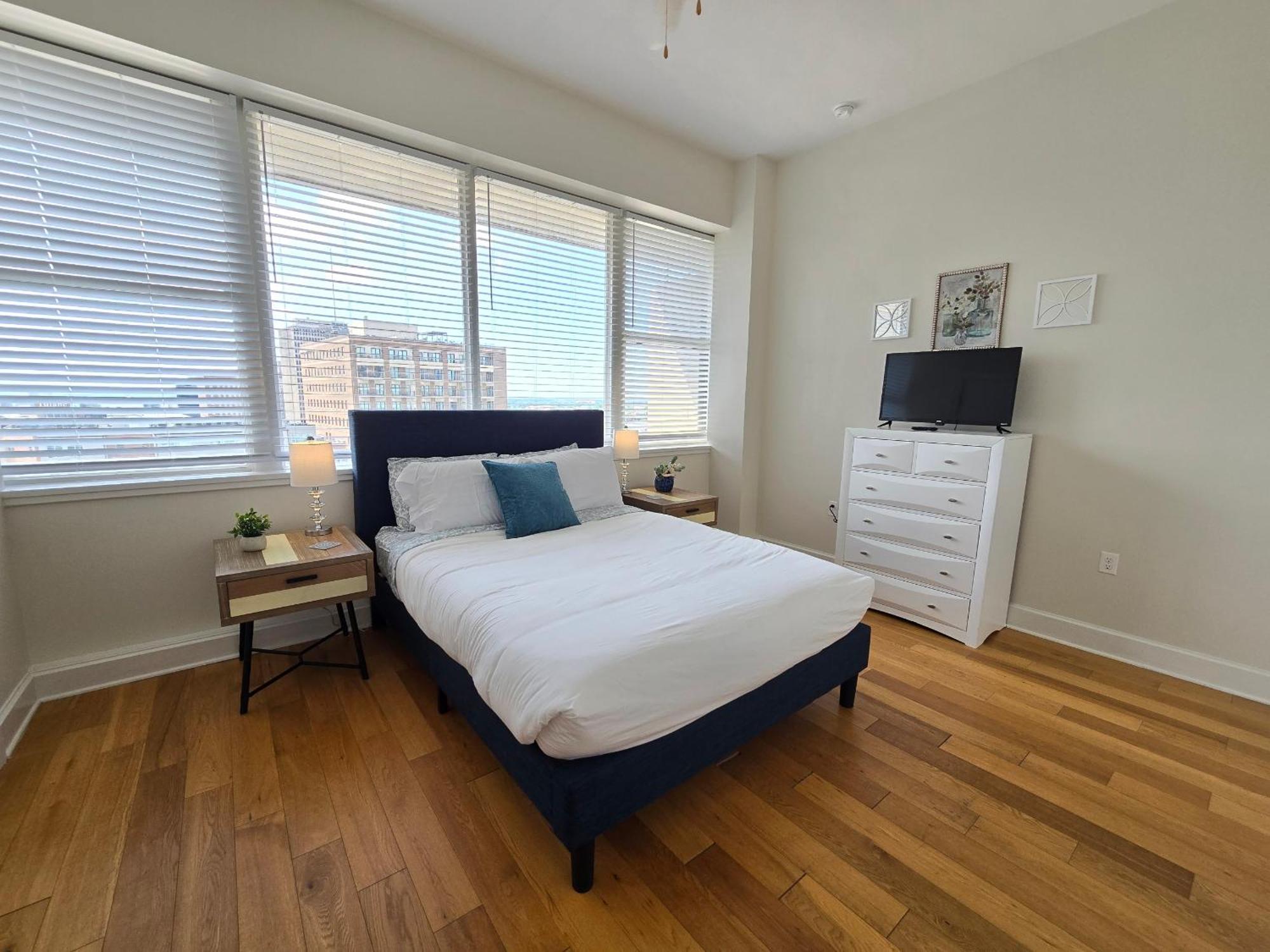 Amazing Condos Beautiful View 2 Blocks To French Quarter, Small Rooftop Pool, Gym, Seanger Theater, Super Dome, And Bourbon St Nova Orleães Quarto foto