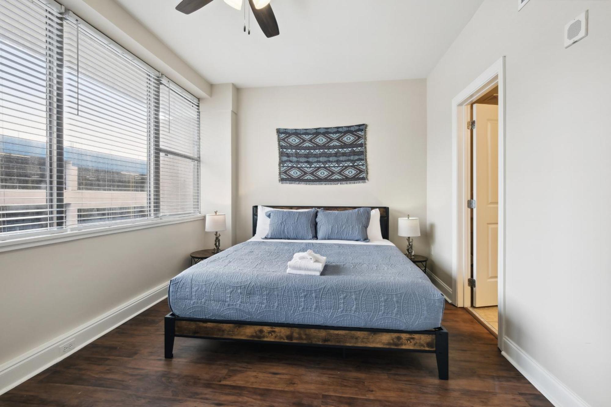 Amazing Condos Beautiful View 2 Blocks To French Quarter, Small Rooftop Pool, Gym, Seanger Theater, Super Dome, And Bourbon St Nova Orleães Quarto foto