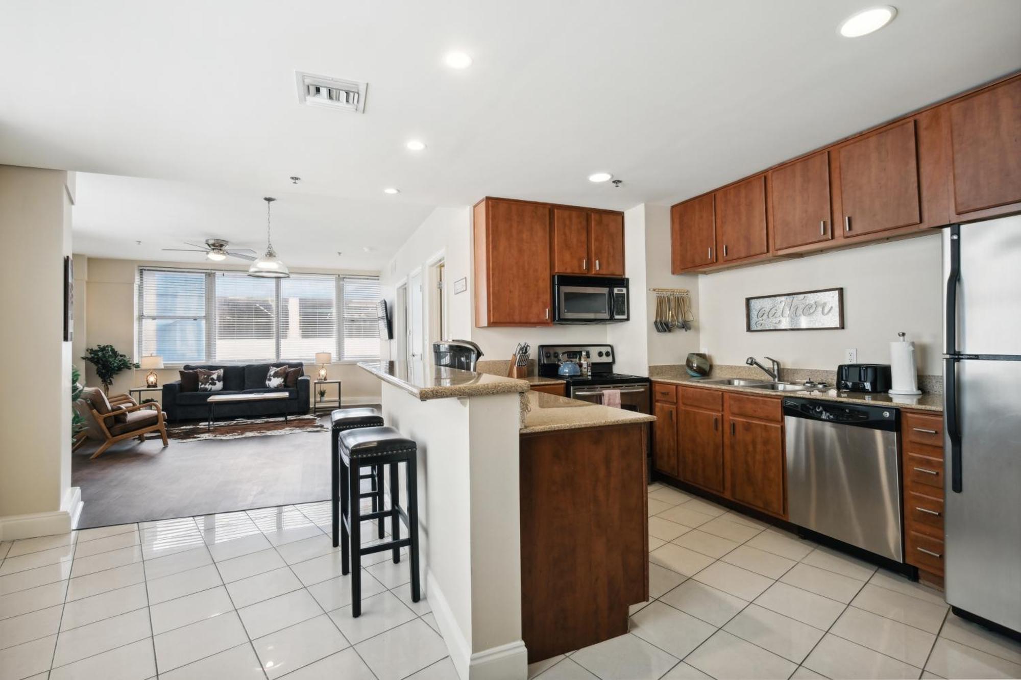 Amazing Condos Beautiful View 2 Blocks To French Quarter, Small Rooftop Pool, Gym, Seanger Theater, Super Dome, And Bourbon St Nova Orleães Quarto foto