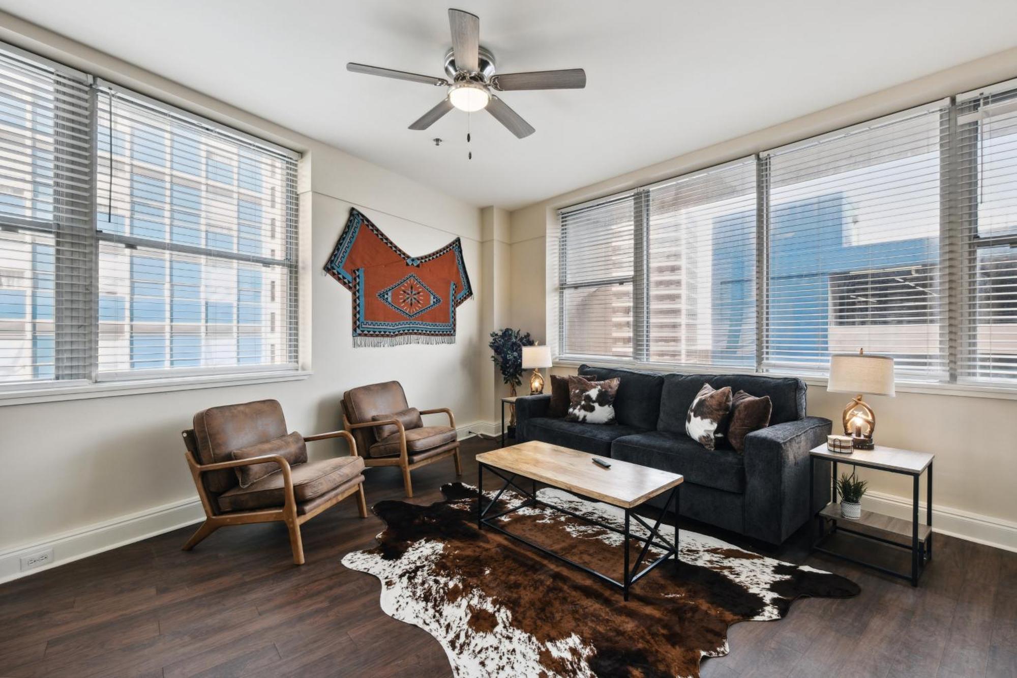 Amazing Condos Beautiful View 2 Blocks To French Quarter, Small Rooftop Pool, Gym, Seanger Theater, Super Dome, And Bourbon St Nova Orleães Quarto foto