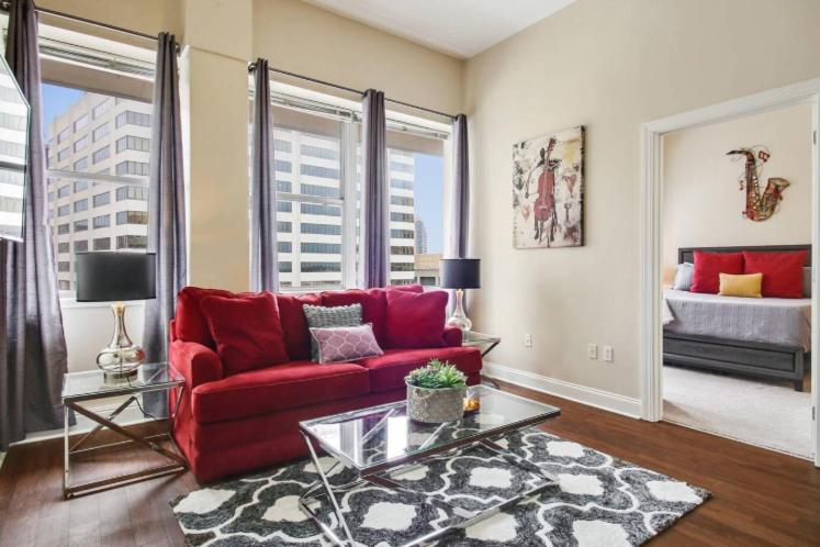 Amazing Condos Beautiful View 2 Blocks To French Quarter, Small Rooftop Pool, Gym, Seanger Theater, Super Dome, And Bourbon St Nova Orleães Exterior foto