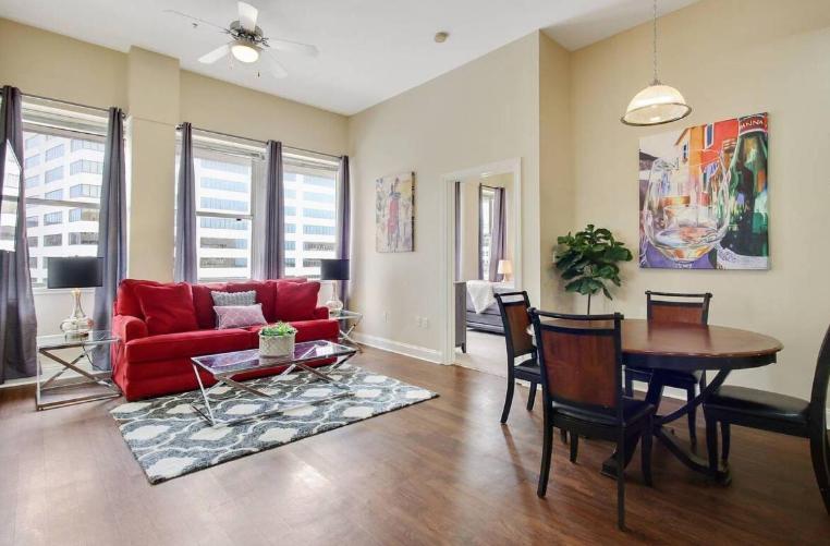 Amazing Condos Beautiful View 2 Blocks To French Quarter, Small Rooftop Pool, Gym, Seanger Theater, Super Dome, And Bourbon St Nova Orleães Exterior foto