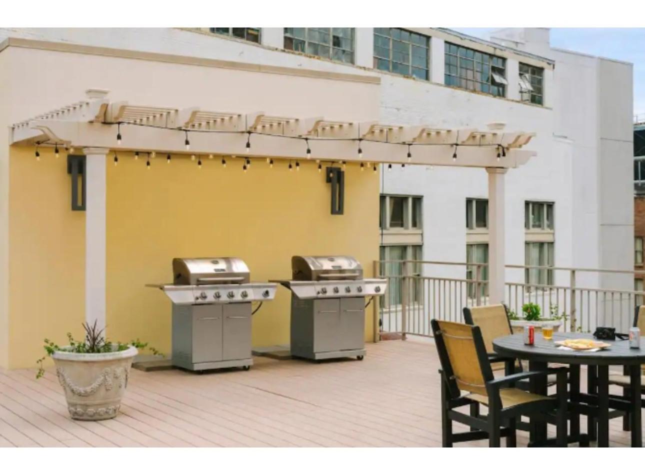 Amazing Condos Beautiful View 2 Blocks To French Quarter, Small Rooftop Pool, Gym, Seanger Theater, Super Dome, And Bourbon St Nova Orleães Exterior foto