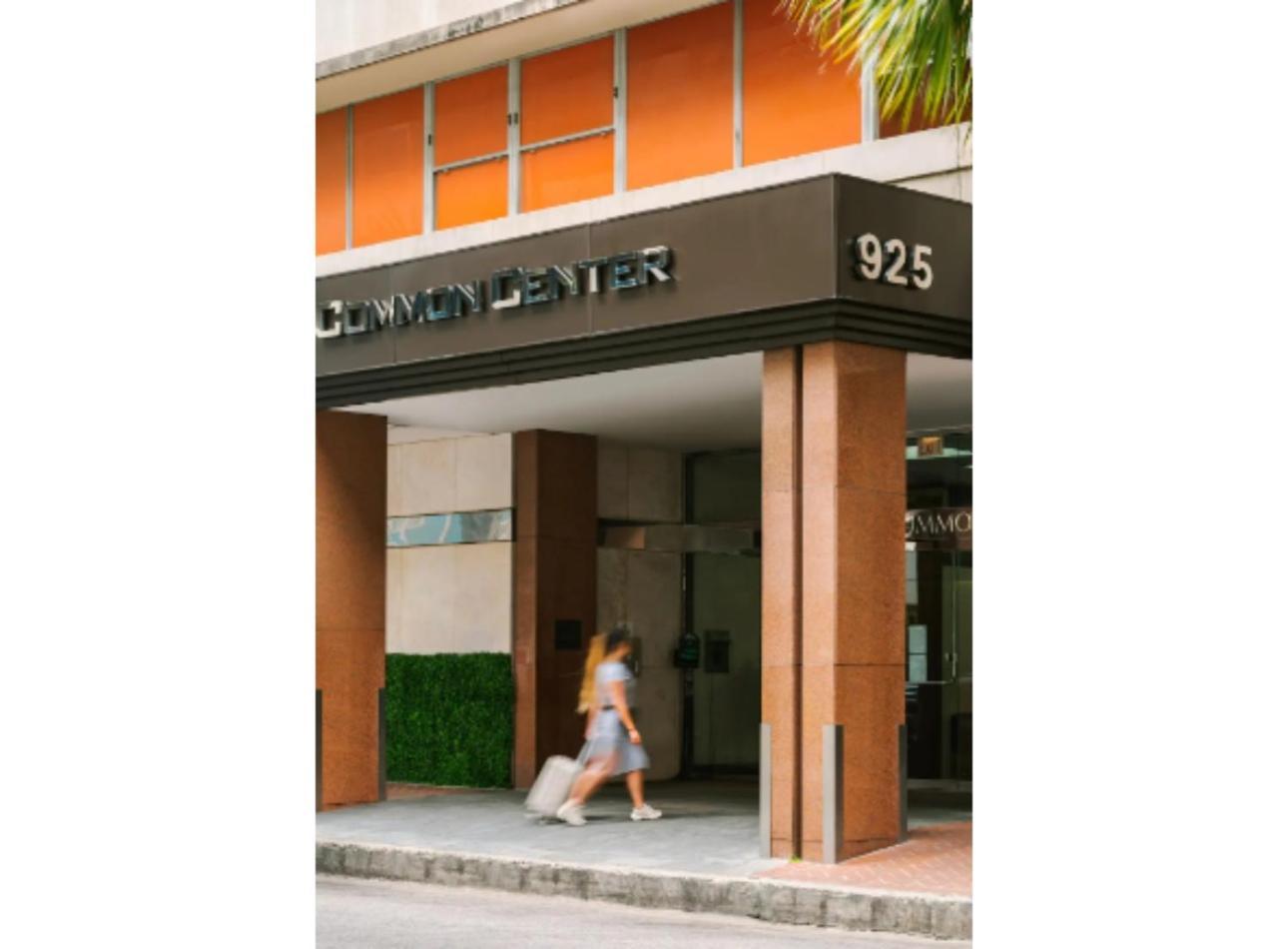 Amazing Condos Beautiful View 2 Blocks To French Quarter, Small Rooftop Pool, Gym, Seanger Theater, Super Dome, And Bourbon St Nova Orleães Exterior foto