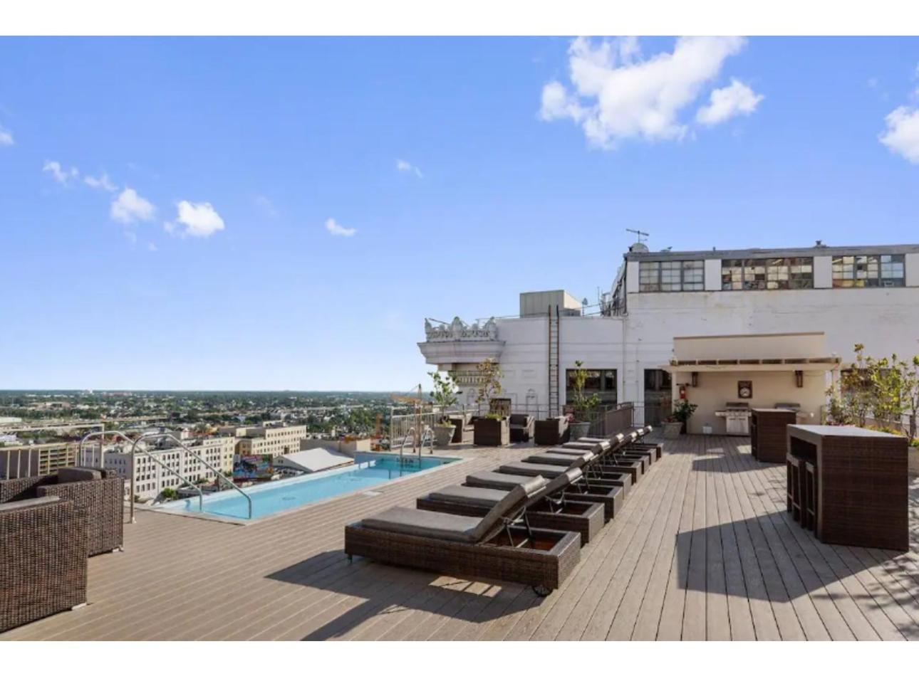 Amazing Condos Beautiful View 2 Blocks To French Quarter, Small Rooftop Pool, Gym, Seanger Theater, Super Dome, And Bourbon St Nova Orleães Exterior foto