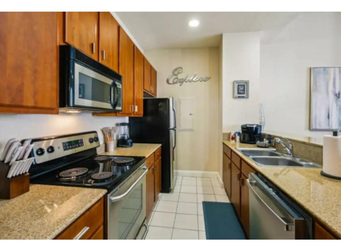 Amazing Condos Beautiful View 2 Blocks To French Quarter, Small Rooftop Pool, Gym, Seanger Theater, Super Dome, And Bourbon St Nova Orleães Quarto foto