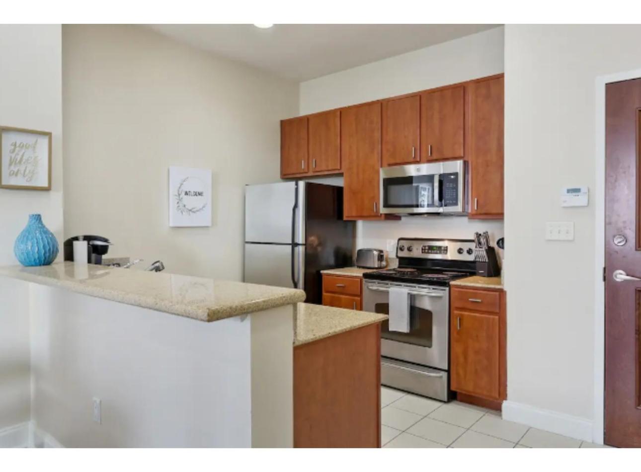 Amazing Condos Beautiful View 2 Blocks To French Quarter, Small Rooftop Pool, Gym, Seanger Theater, Super Dome, And Bourbon St Nova Orleães Quarto foto