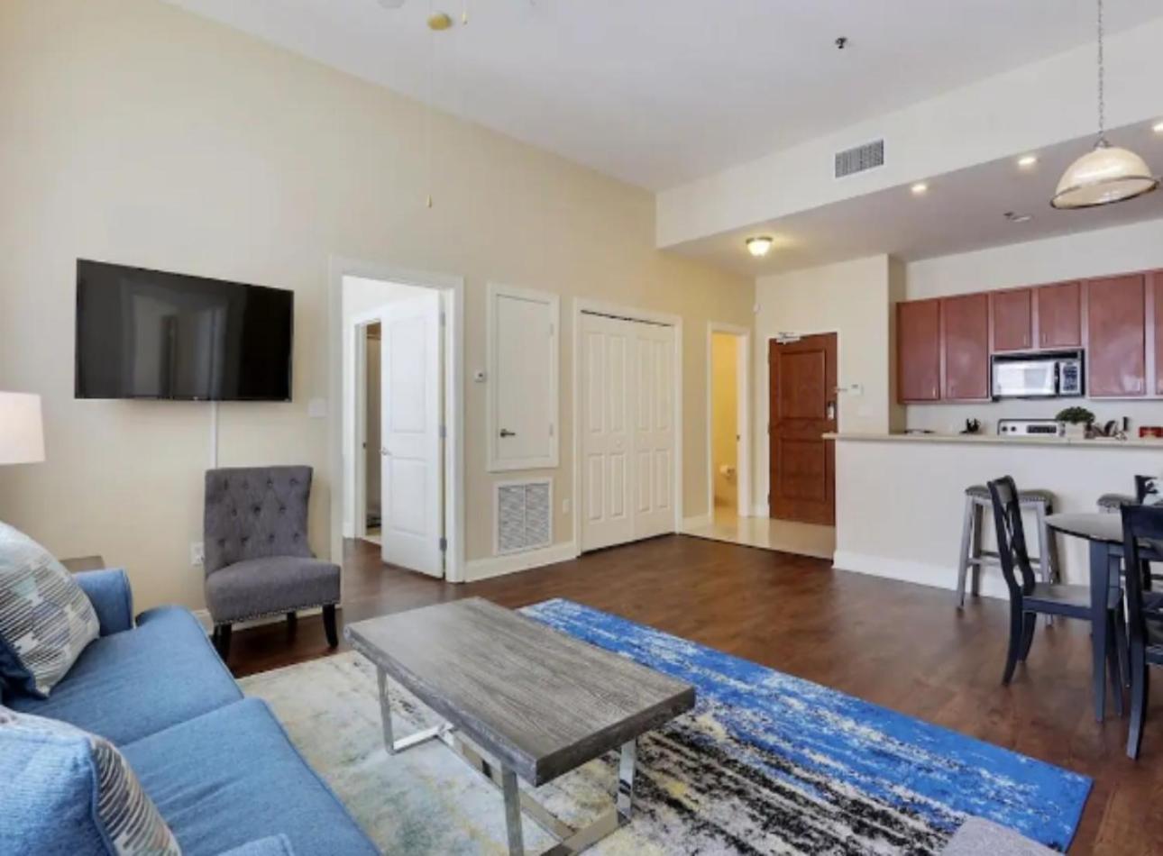 Amazing Condos Beautiful View 2 Blocks To French Quarter, Small Rooftop Pool, Gym, Seanger Theater, Super Dome, And Bourbon St Nova Orleães Exterior foto