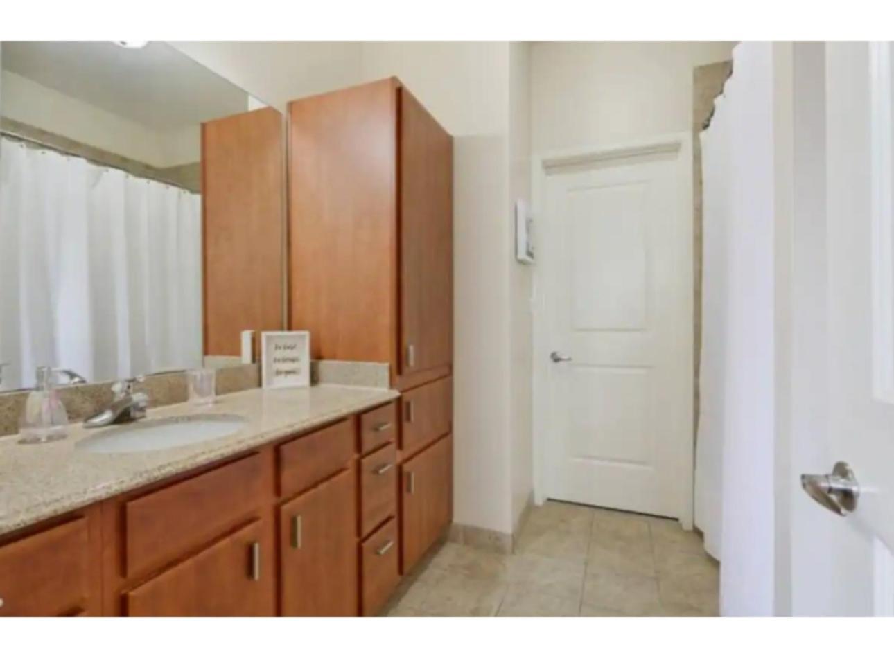 Amazing Condos Beautiful View 2 Blocks To French Quarter, Small Rooftop Pool, Gym, Seanger Theater, Super Dome, And Bourbon St Nova Orleães Quarto foto
