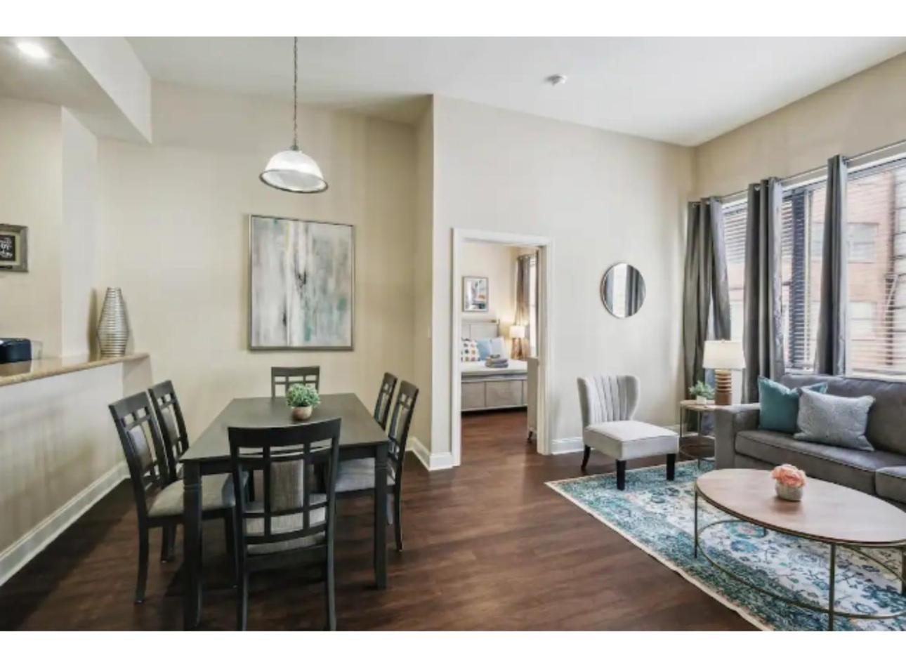 Amazing Condos Beautiful View 2 Blocks To French Quarter, Small Rooftop Pool, Gym, Seanger Theater, Super Dome, And Bourbon St Nova Orleães Quarto foto