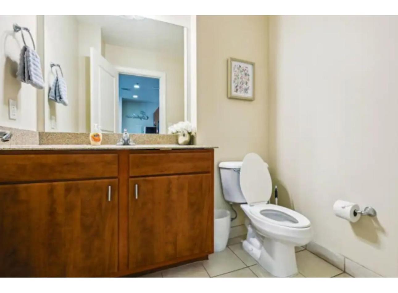Amazing Condos Beautiful View 2 Blocks To French Quarter, Small Rooftop Pool, Gym, Seanger Theater, Super Dome, And Bourbon St Nova Orleães Quarto foto